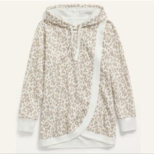 ❌SOLD❌NWOT Old Navy Women’s Nursing Pullover Leopard Print